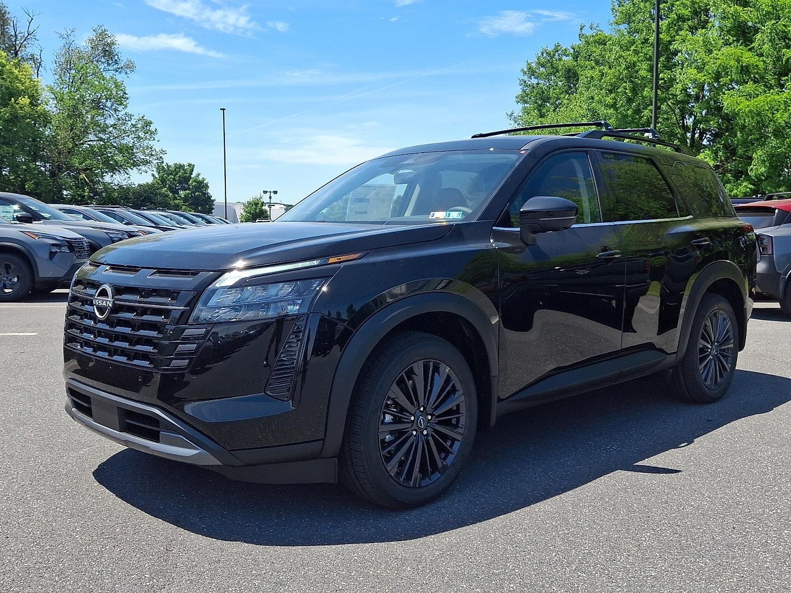 2026 Nissan Pathfinder SL