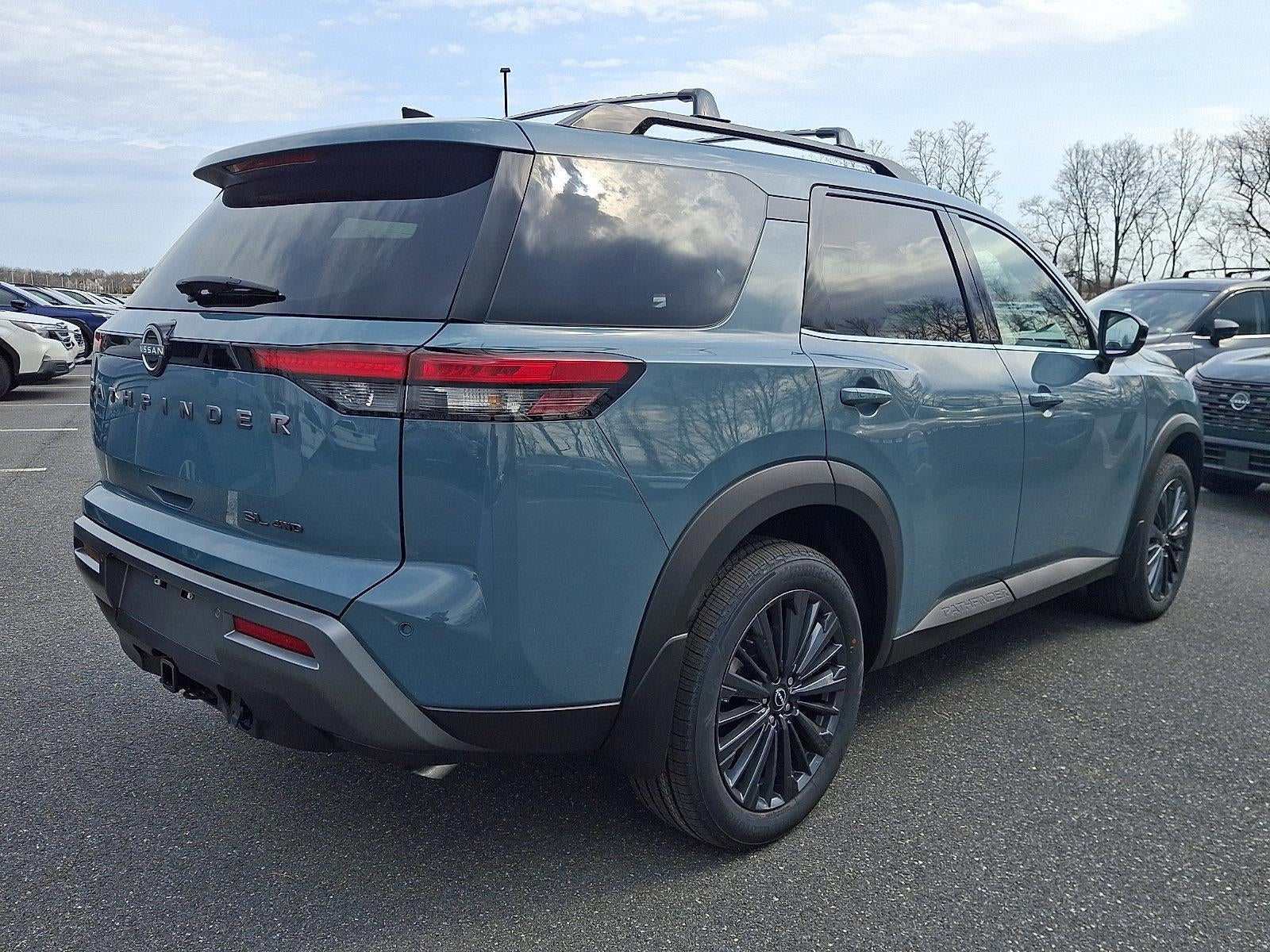 2026 Nissan Pathfinder SL