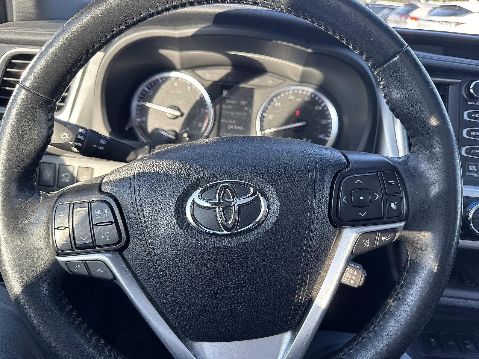 2019 Toyota Highlander Limited Platinum V6 AWD (Natl)