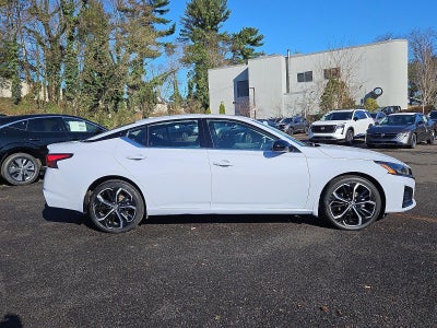 2023 Nissan Altima SR