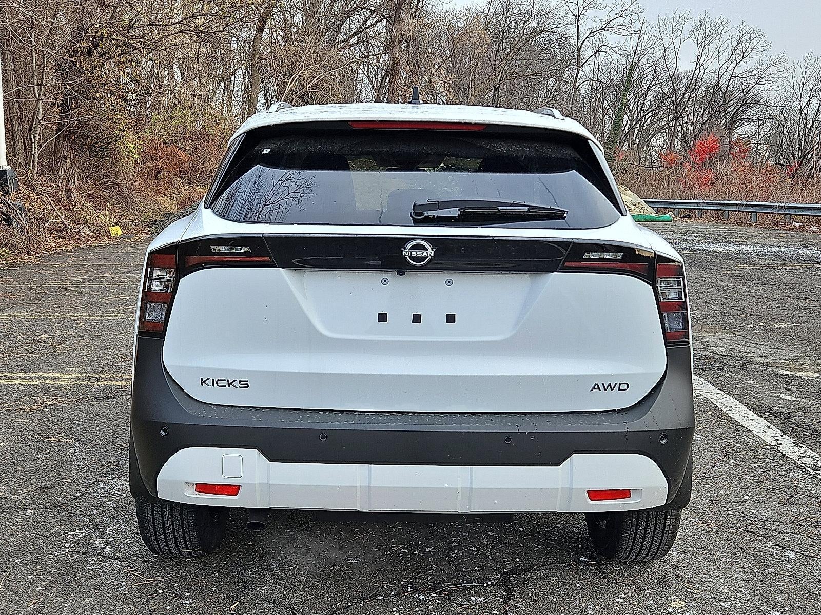 2026 Nissan Kicks SV