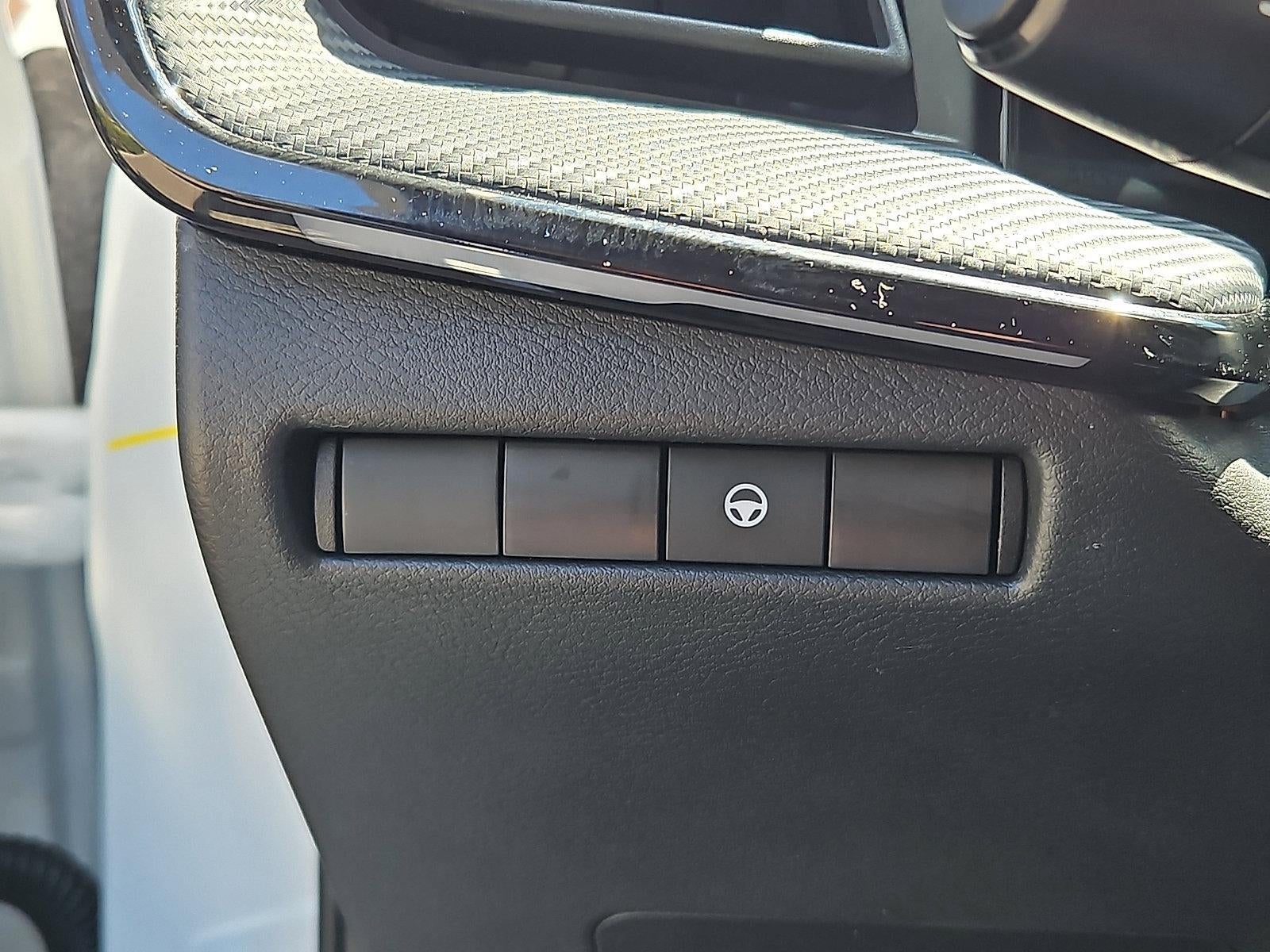 2025 Nissan Kicks SR AWD