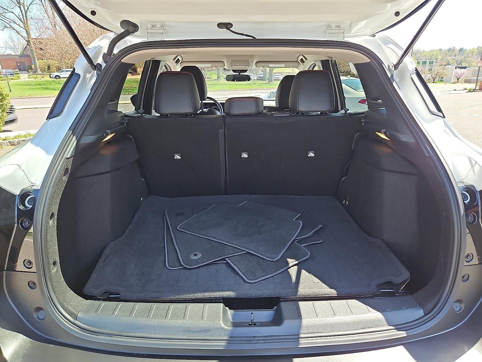 2025 Nissan Kicks SR AWD