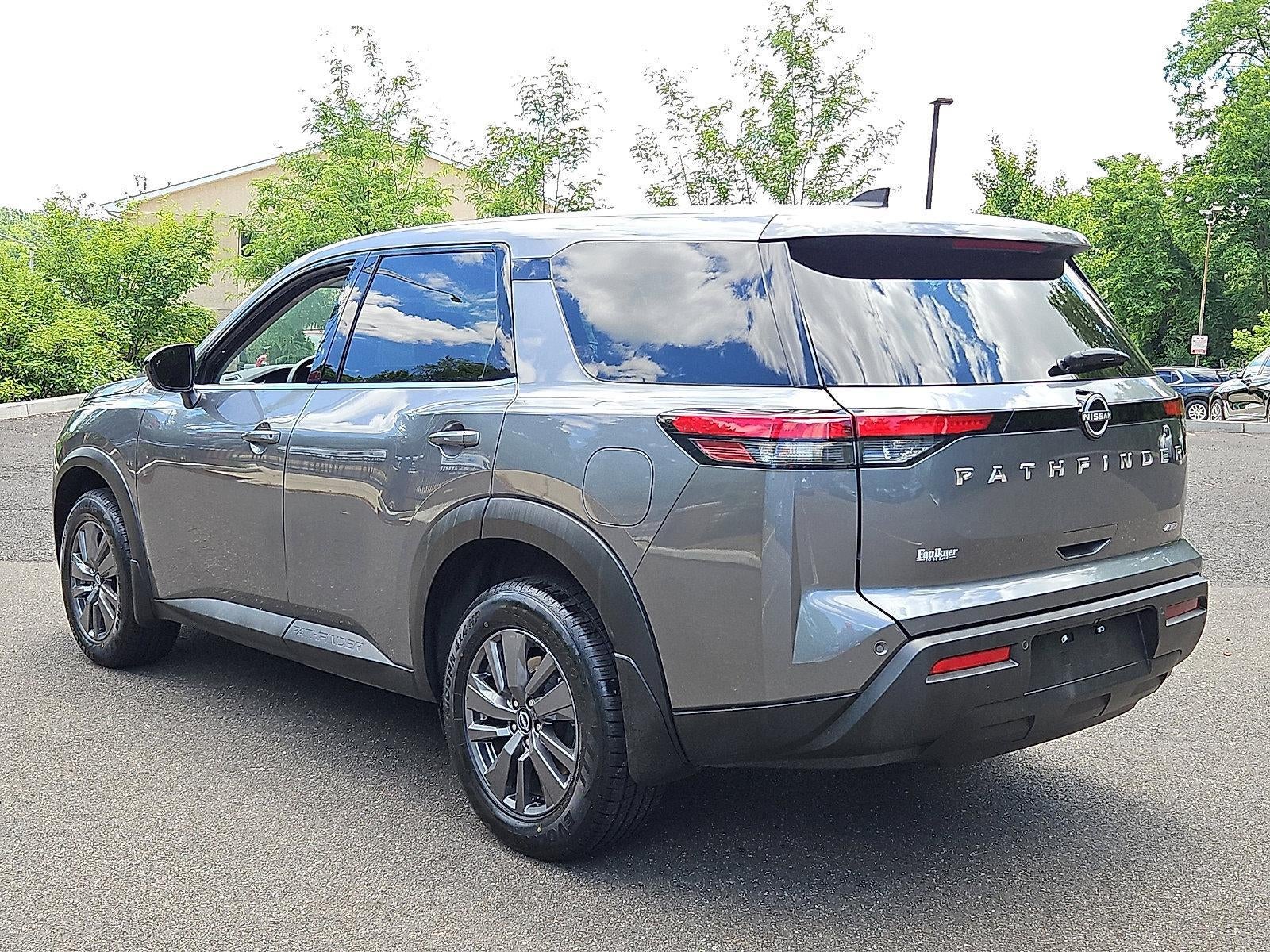 2024 Nissan Pathfinder S