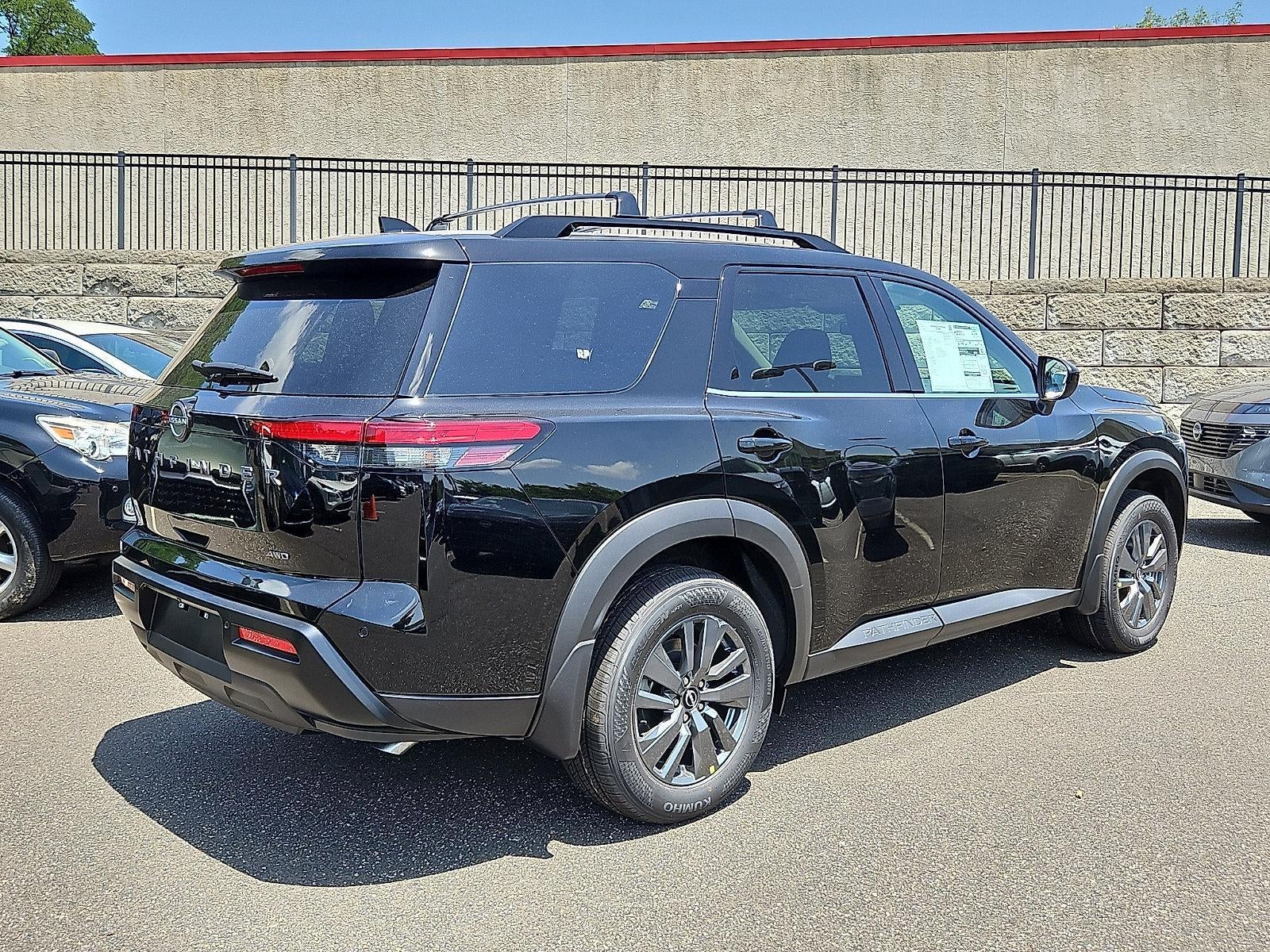 2026 Nissan Pathfinder SV