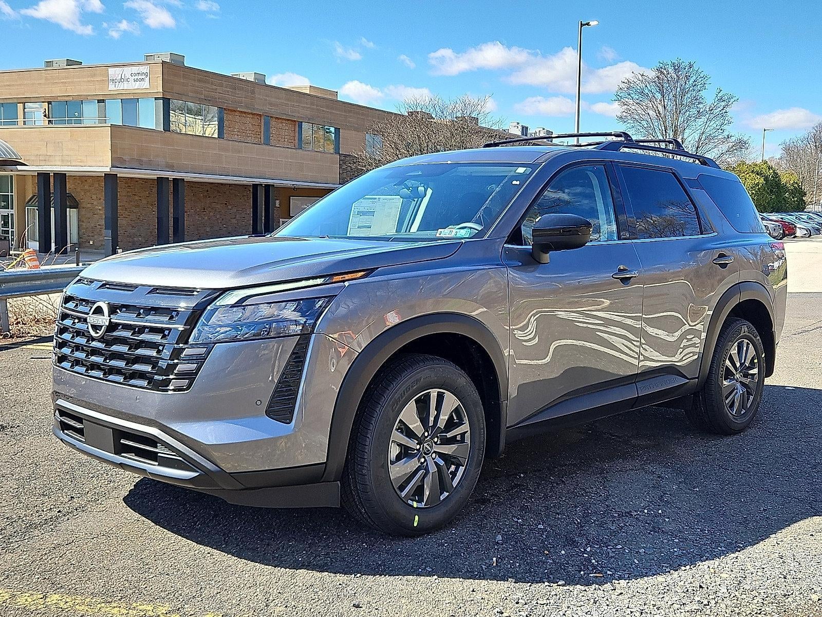 2026 Nissan Pathfinder SV