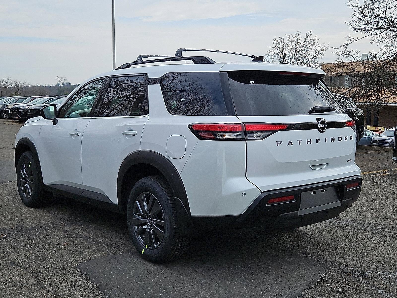 2026 Nissan Pathfinder SV