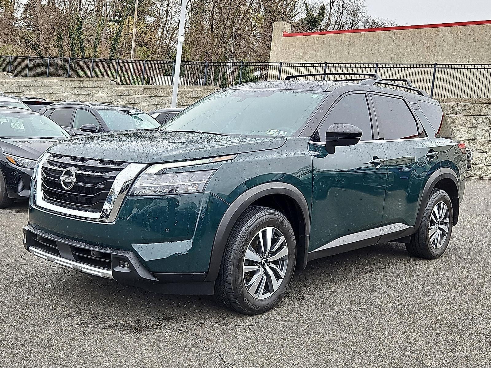 2024 Nissan Pathfinder SL