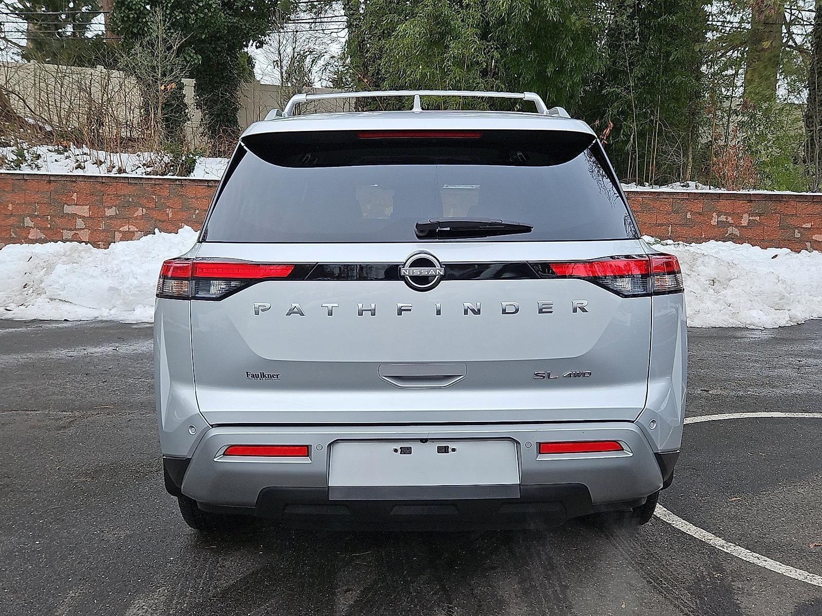 2023 Nissan Pathfinder SL