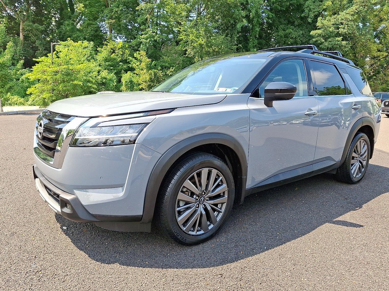 2024 Nissan Pathfinder SL