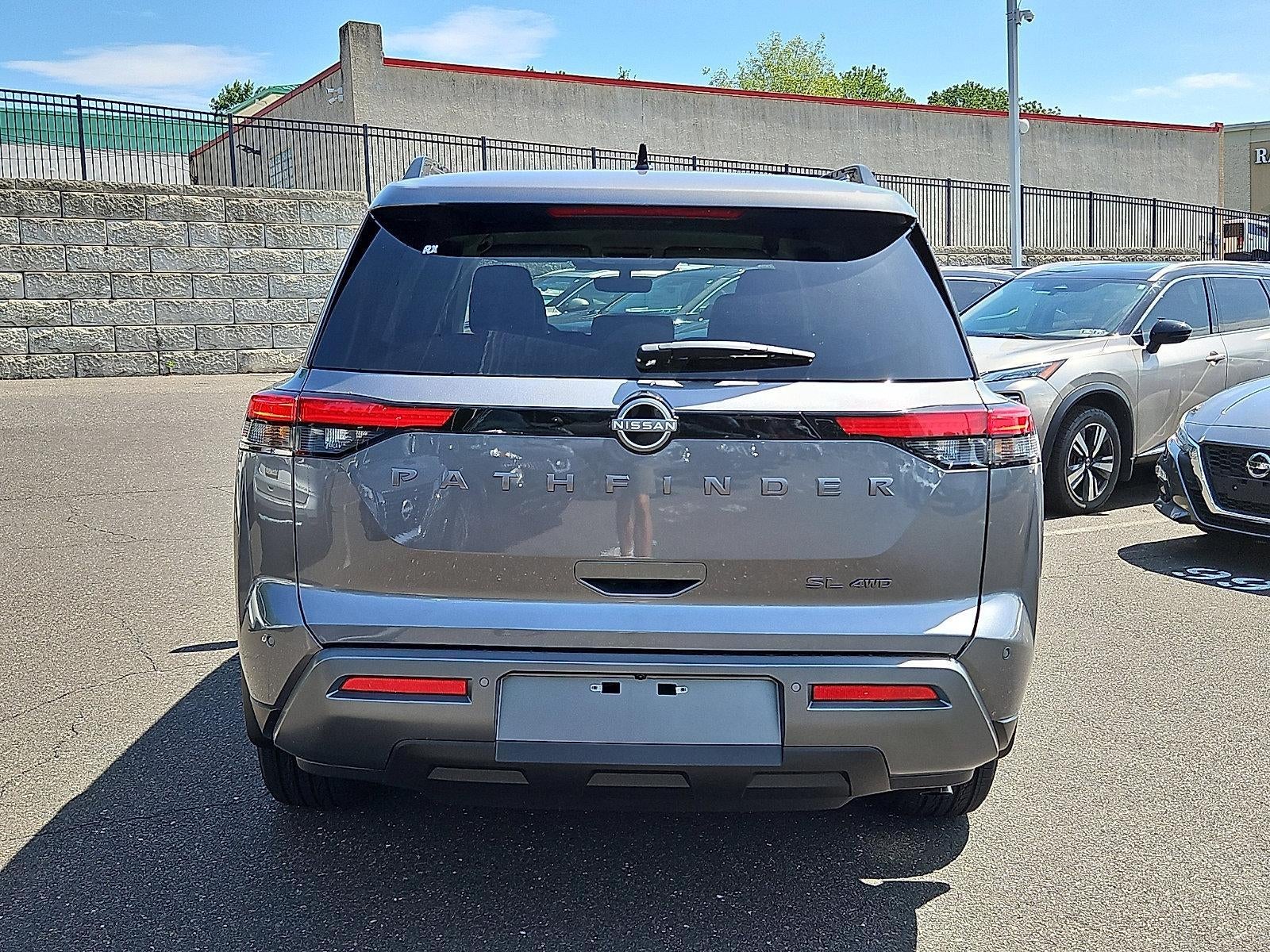 2026 Nissan Pathfinder SL