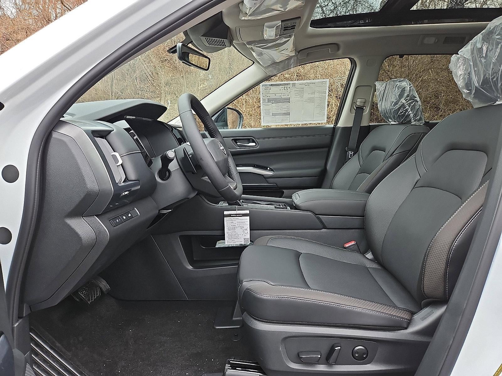 2026 Nissan Pathfinder SL