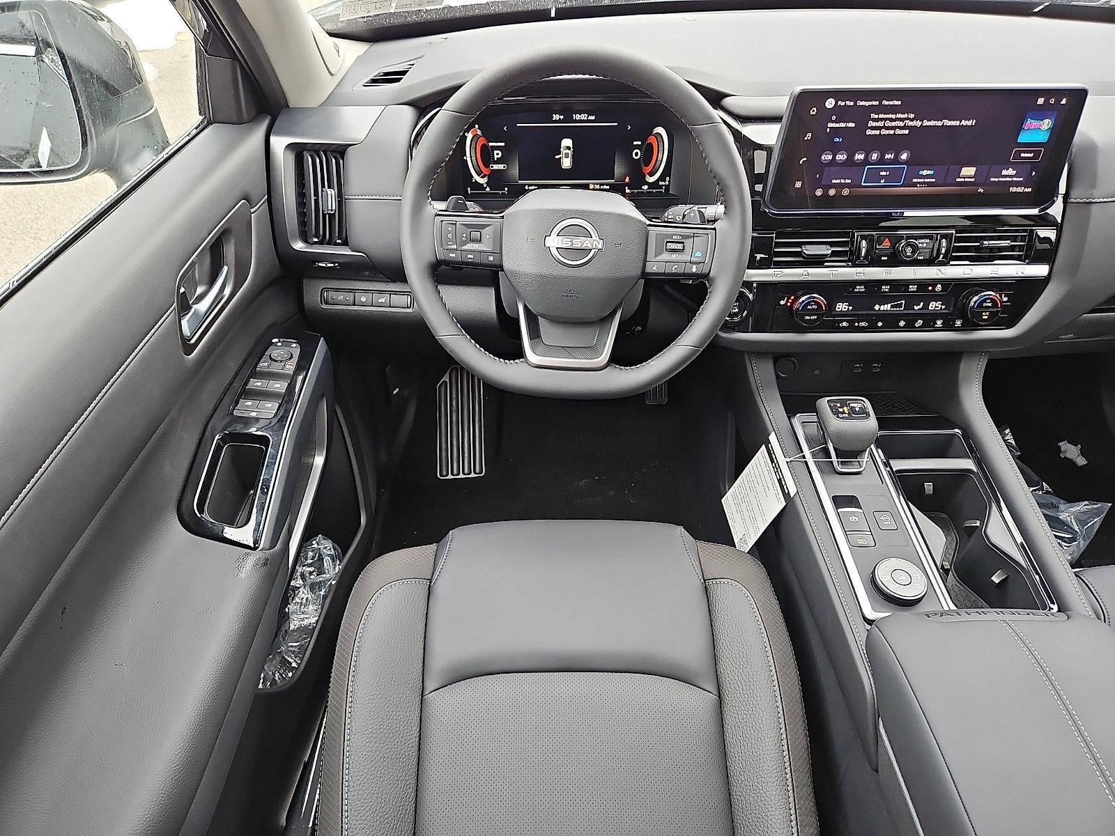 2026 Nissan Pathfinder SL