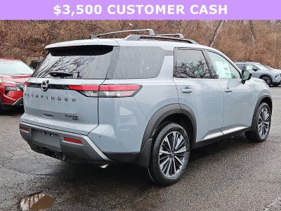 2026 Nissan Pathfinder Platinum