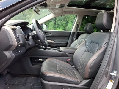 2022 Nissan Pathfinder Platinum 4WD