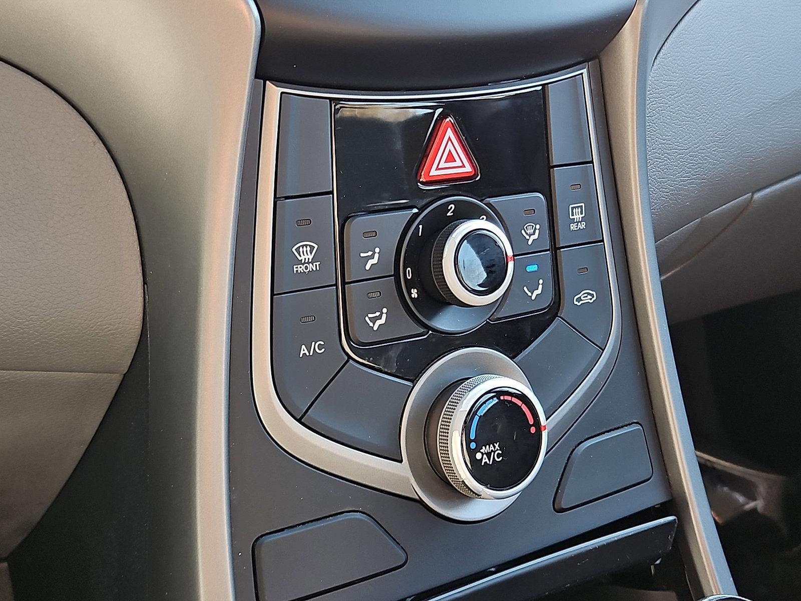 2016 Hyundai ELANTRA 4dr Sdn Auto SE