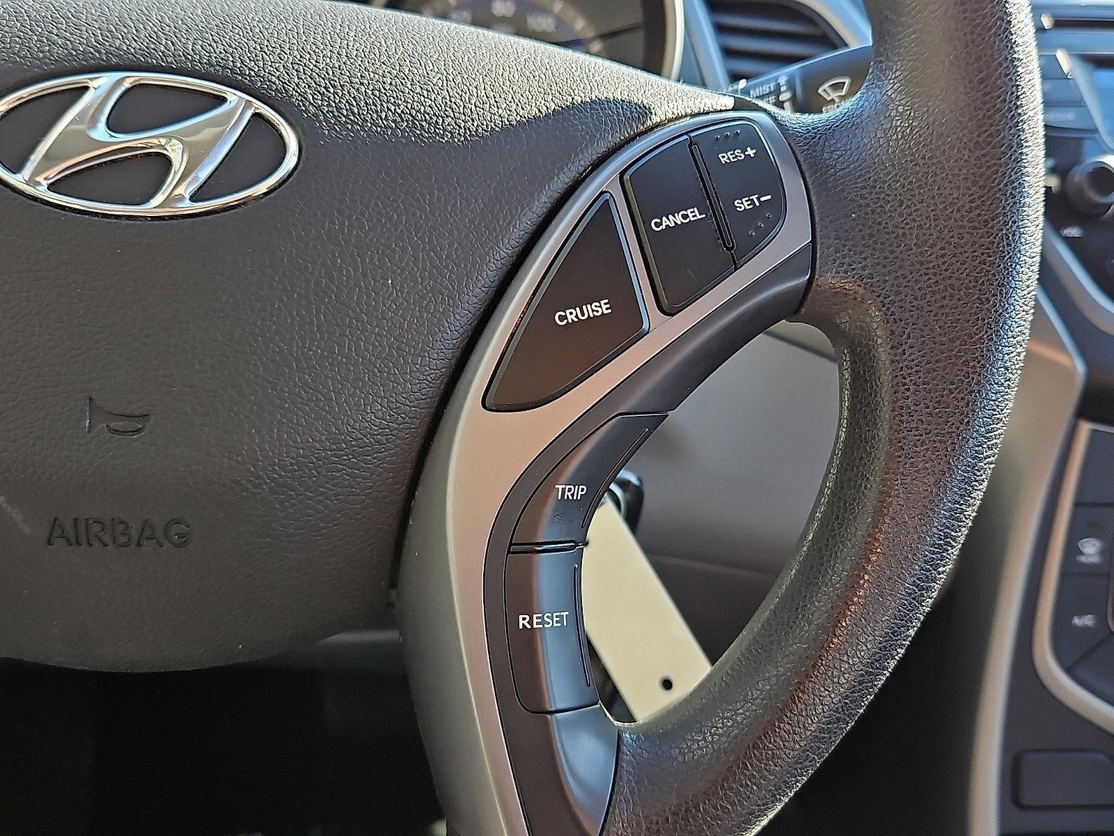 2016 Hyundai ELANTRA 4dr Sdn Auto SE