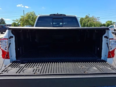 2024 Nissan TITAN Crew Cab SV 4x4