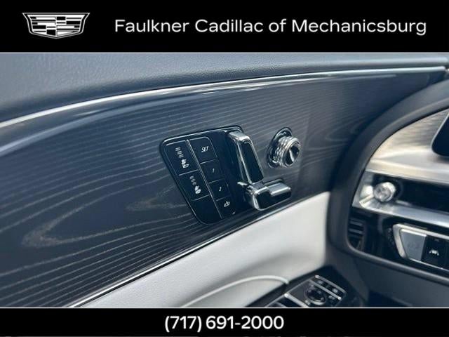 2024 Cadillac LYRIQ Luxury 1