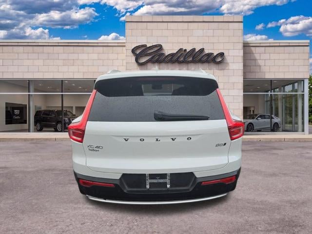 2024 Volvo XC40 Plus Bright Theme