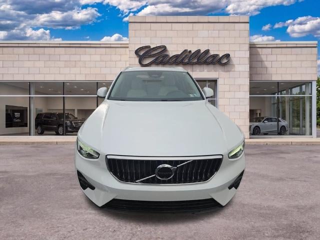 2024 Volvo XC40 Plus Bright Theme