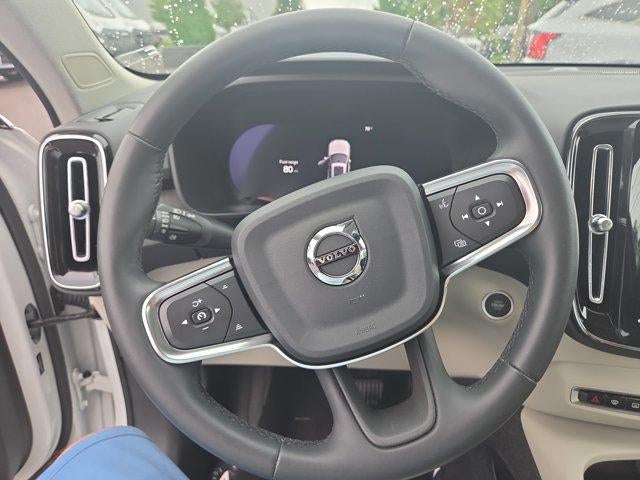 2024 Volvo XC40 Plus Bright Theme