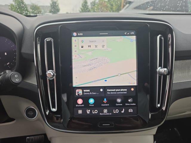 2024 Volvo XC40 Plus Bright Theme