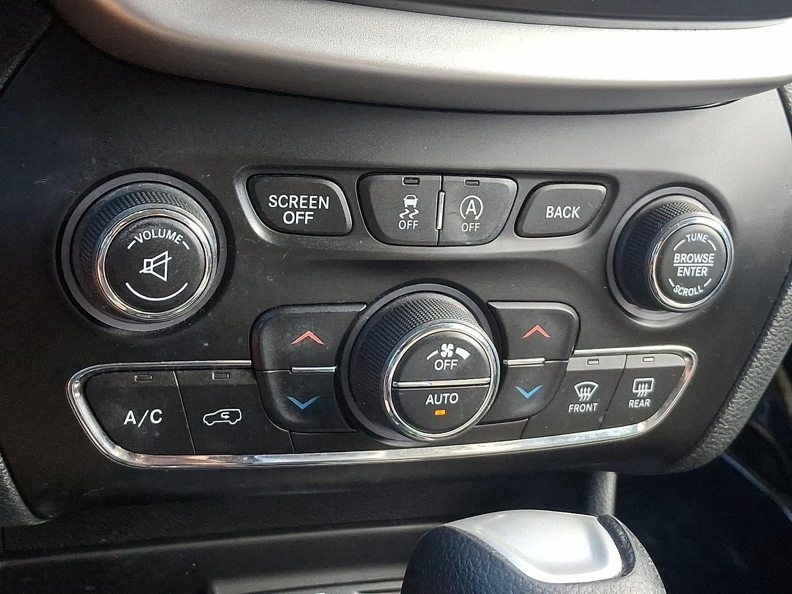 2015 Jeep Cherokee 4WD 4dr Latitude