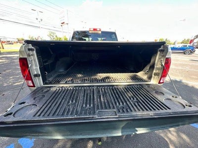 2009 Dodge Ram 1500 4WD Crew Cab 5.6 Ft Box SLT