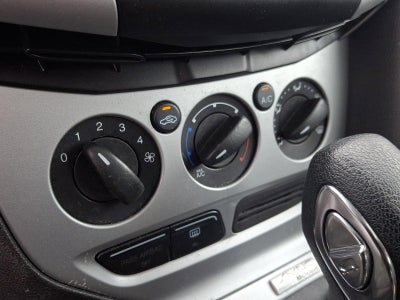 2013 Ford Focus 4dr Sdn SE