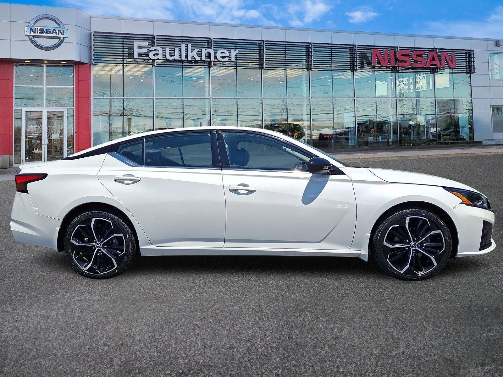2023 Nissan Altima SR