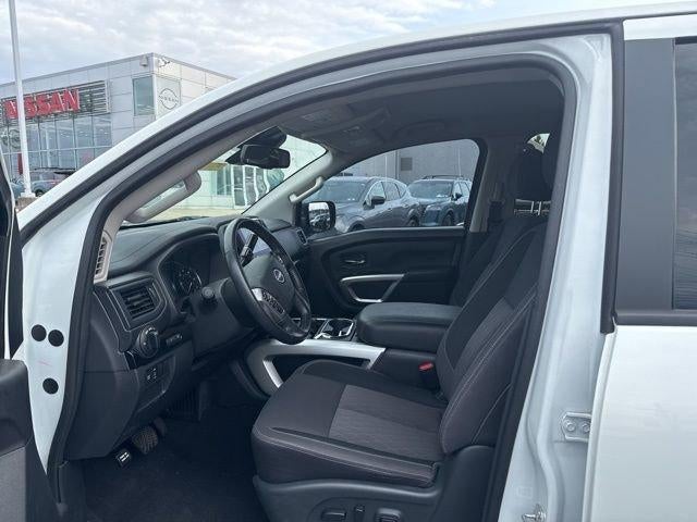 2023 Nissan TITAN Crew Cab SV