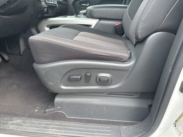 2023 Nissan TITAN Crew Cab SV