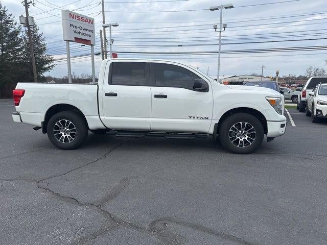 2023 Nissan TITAN Crew Cab SV
