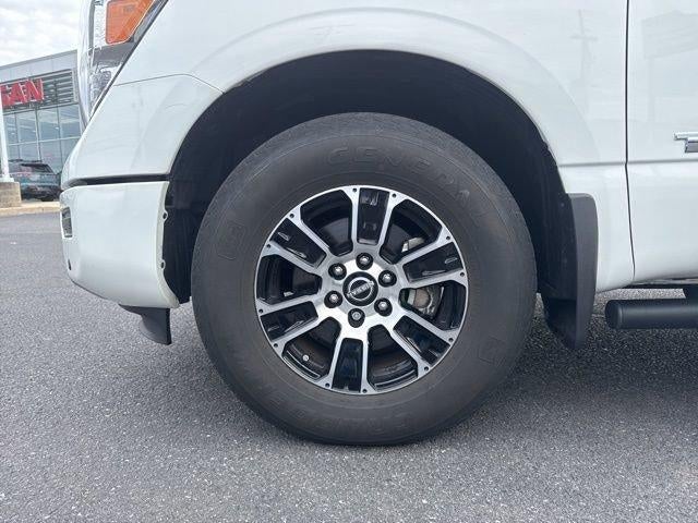 2023 Nissan TITAN Crew Cab SV