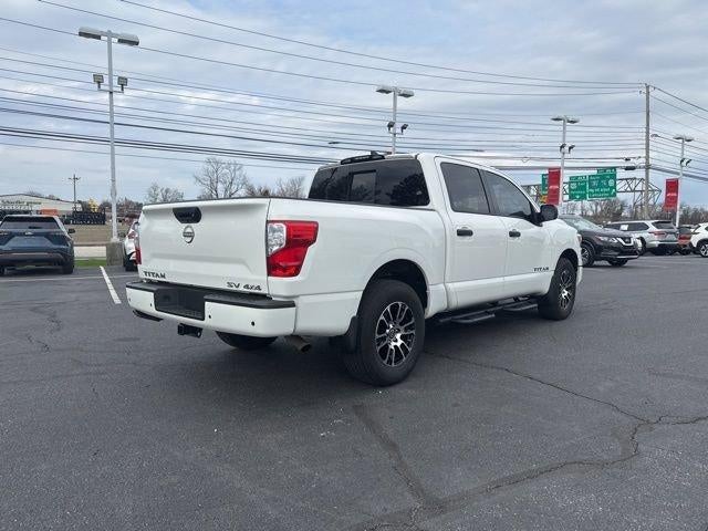 2023 Nissan TITAN Crew Cab SV