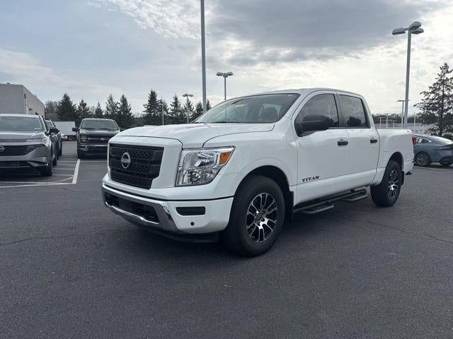 2023 Nissan TITAN Crew Cab SV