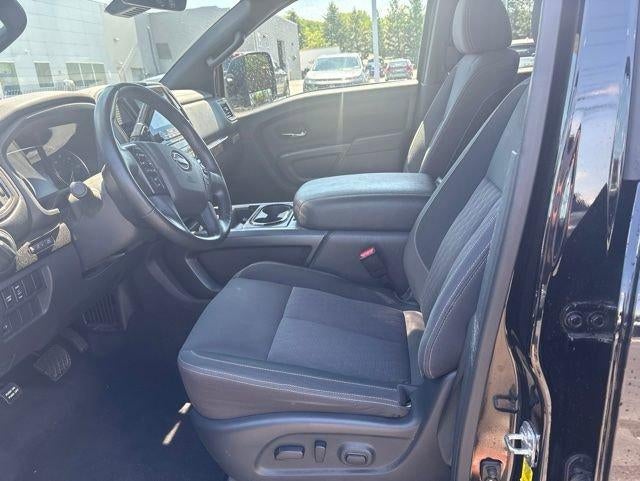 2023 Nissan Titan 4x2 Crew Cab SV