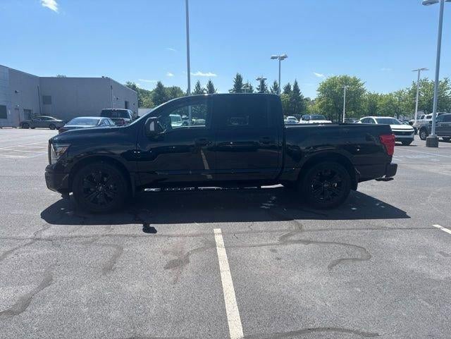 2023 Nissan Titan 4x2 Crew Cab SV