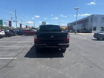 2023 Nissan Titan 4x2 Crew Cab SV