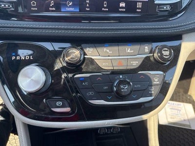 2021 Chrysler Pacifica Hybrid Limited FWD