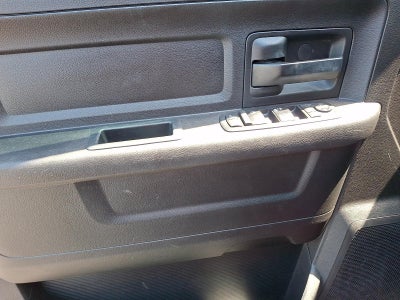2017 RAM 1500 Express 4x2 Crew Cab 5'7" Box