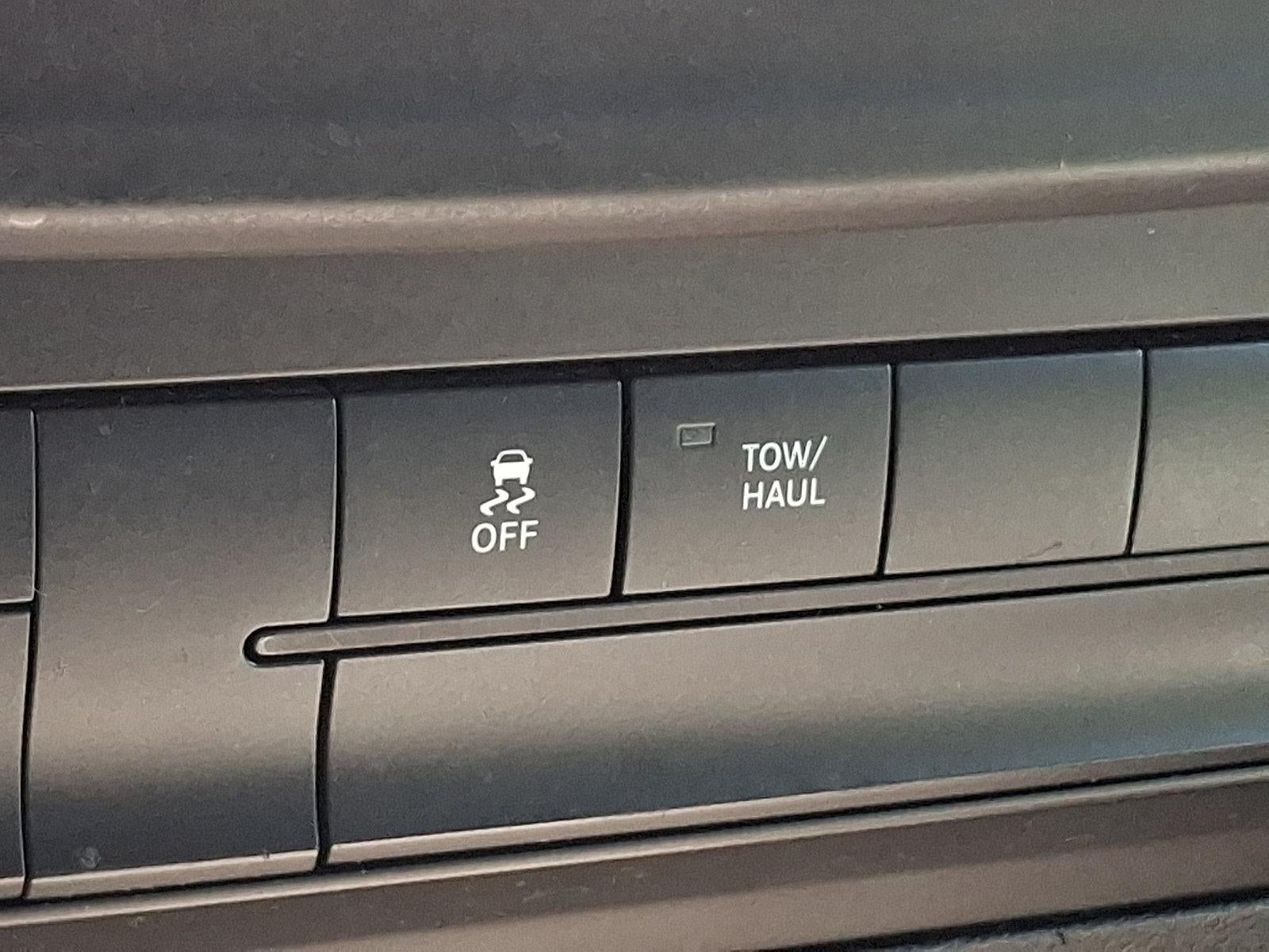 2017 RAM 1500 Express 4x2 Crew Cab 5'7" Box