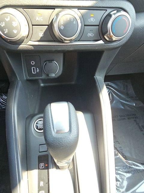 2025 Nissan Kicks Play S FWD