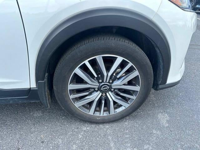 2023 Nissan Kicks SR FWD