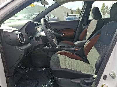 2023 Nissan Kicks SR