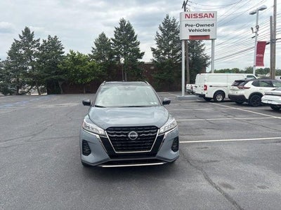 2023 Nissan Kicks SR