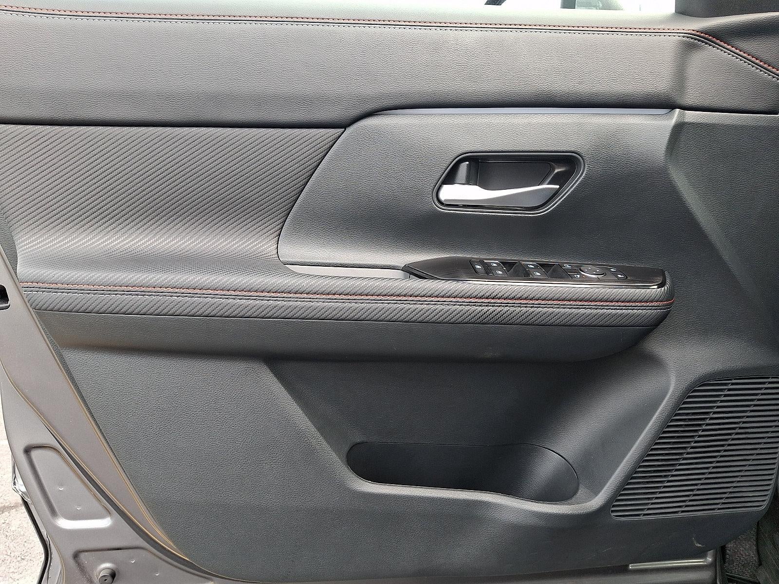 2025 Nissan Kicks SR AWD