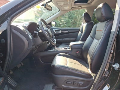 2020 Nissan Pathfinder 4x4 SL