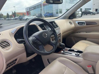 2020 Nissan Pathfinder Platinum